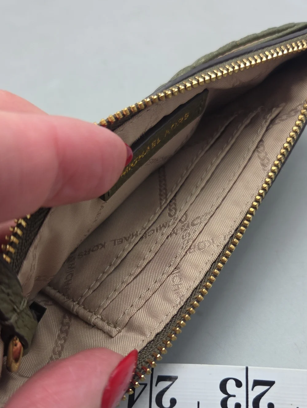Michael Kors Olive Green Leather Card Slot Wallet Gold Tone Zip EUC